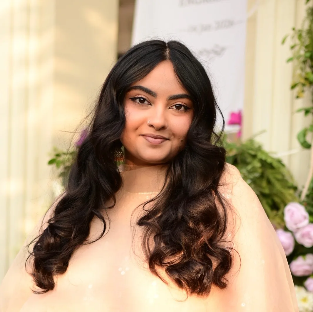 Zoya Mir, Director